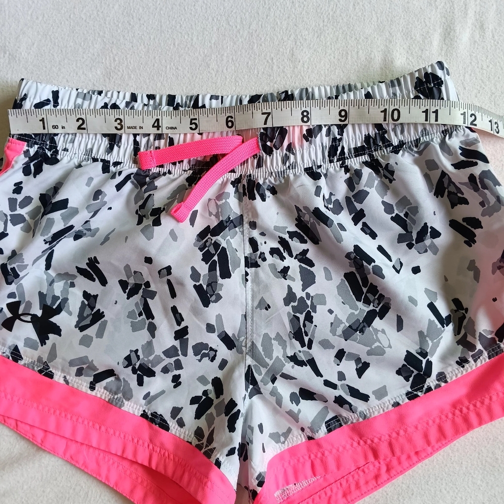 Under Armour Sz Gurls M Pink, White and Black Athletic Shorts With Stretch Waist - Picture 2 of 5